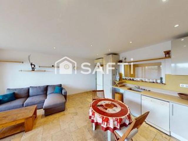 LES ISSAMBRES Appartement 3 pièces avec terrasse et jardin