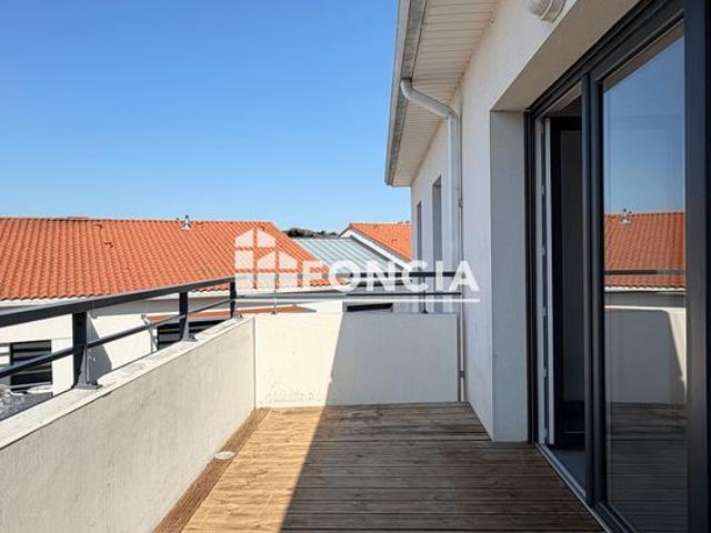 Appartement 3 pieces avec terrasse et parking en sous sol
