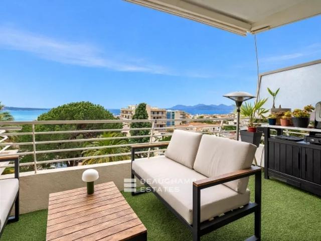 Appartement 3 pièces avec terrasse et vue mer Cannes Basse Californie