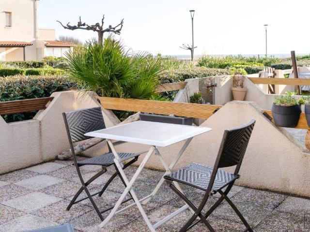 Appartement 3 pièces, avec terrasse, parking et vue mer