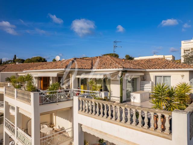 Appartement 3 pièces avec vaste terrasse, jacuzzi et aperçu