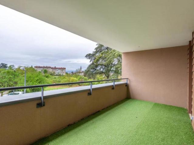 Charmant T3 avec loggia spacieuse à Rillieux