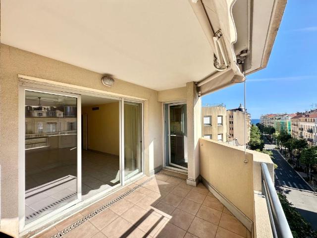 APPARTEMENT 3 PIÈCES BALCON 71M2 CARRÉ D'OR