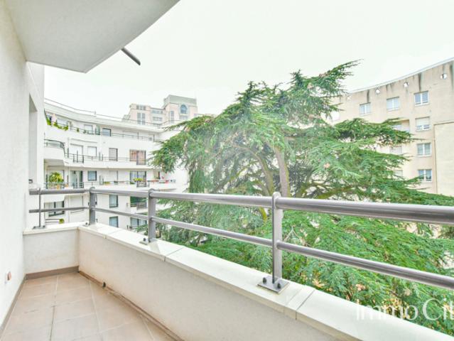 Appartement 3 pièces BALCON CAVE ET BOX à Chatillon 92