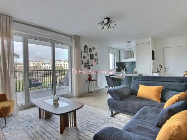 APPARTEMENT 3 PIECES BALCON TERRASSE PARKING