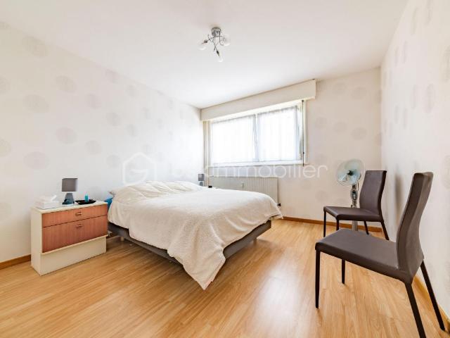 APPARTEMENT 3 PIECES BALCONS CAVE STATIONNEMENT