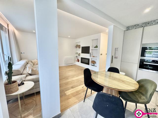 Appartement 3 pièces bis rénové avec balcon, loggia et cave