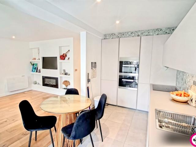 Appartement 3 pièces bis rénové avec balcon, loggia et cave 69m² Hendaye