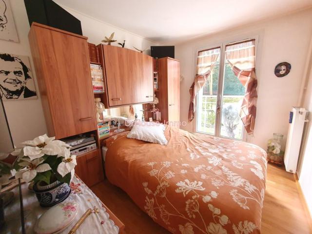 APPARTEMENT 3 PIECES CAVE ET PARKING