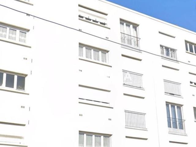 Appartement 3 pieces, cave et parking au pied du metro ligne 8 creteil universite