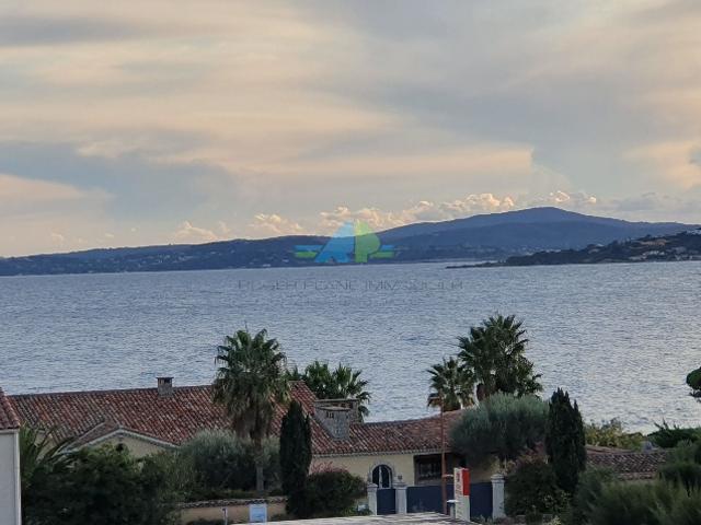 appartement 3 pièces tout à pied avec vue mer dans le golfe de saint tropez
