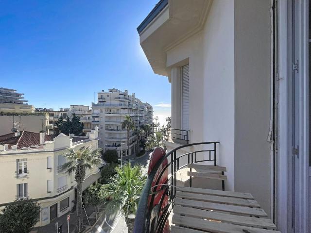 Appartement 3 pièces Centre Juan Les Pins