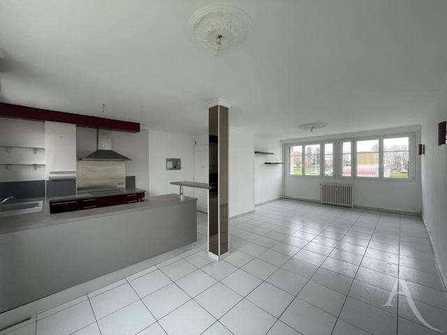 Location appartement 3 pièces, 76.65m², Châteauroux