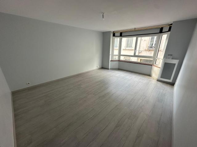 APPARTEMENT 3 PIECES CHERBOURG CENTRE LIBRE DE SUITE