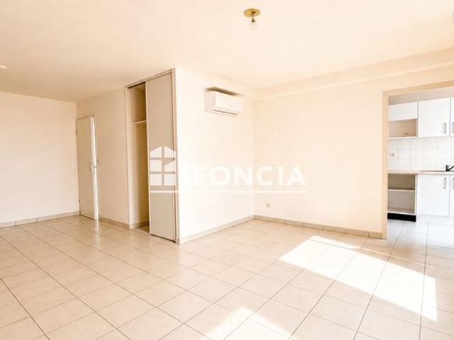 Appartement 3 pieces climatise avec terrasse et parking sous sol