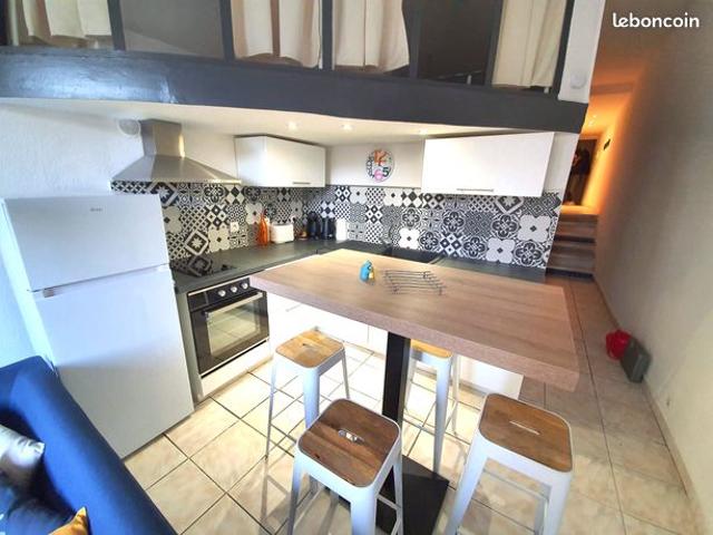 Appartement 3 pièces dans l'ancien 45 m2 environ Face dalle ARAGO PERPIGNAN Centre Libre de suite