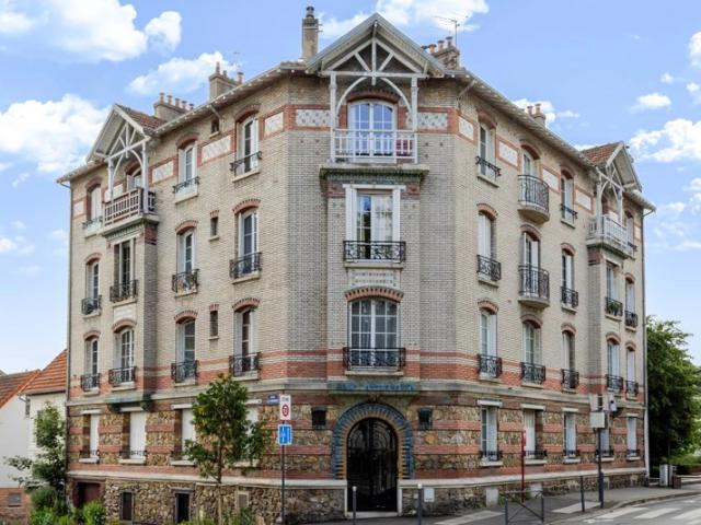 Appartement 3 pièces dans un bel immeuble ancien