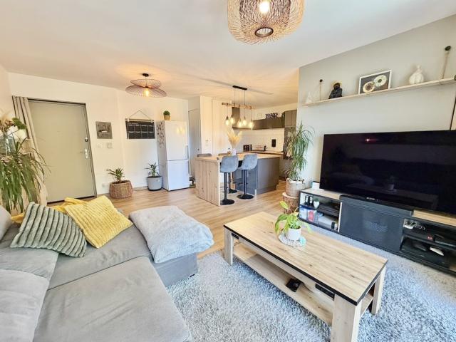 APPARTEMENT 3 PIECES DE 62M2 AU CENTRE DE SAINT CERGUES