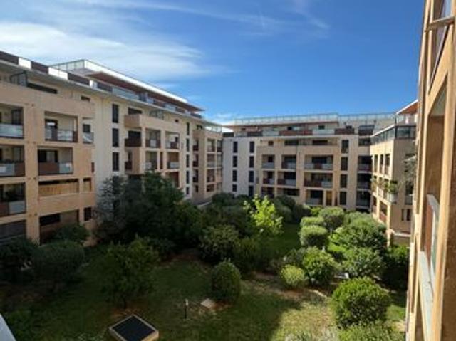 Appartement 3 pièces de 64 m² avec stationnement