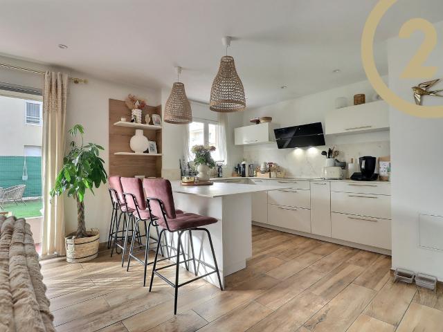 APPARTEMENT 3 PIECES DE 64M2 EN REZ DE JARDIN