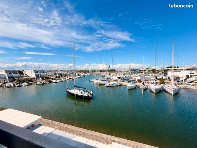 Appartement 3 pièces de 69m² habitables avec parking et appontement privé PORT CAMARGUE