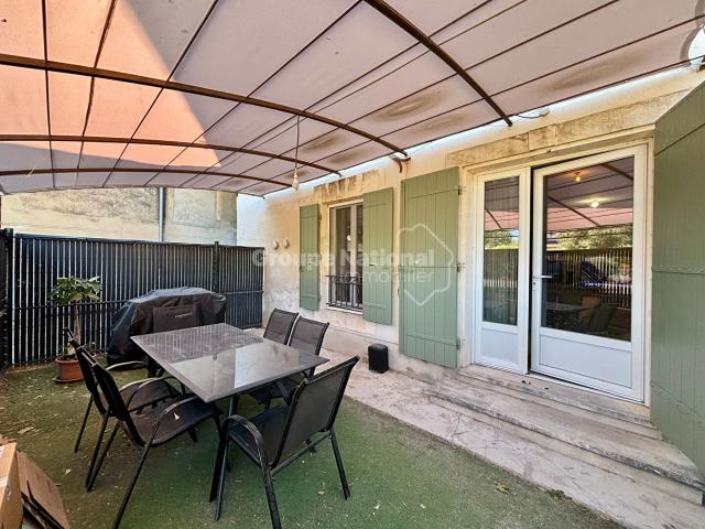 Appartement 3 pièces de 70m2 avec jardinet, à Maillane