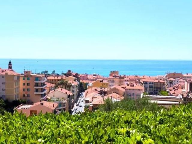 Appartement 3 pièces de 75 m² à vendre à Menton avec grande terrasse vue mer, parking et cave – À deux pas des plages et du centre ville