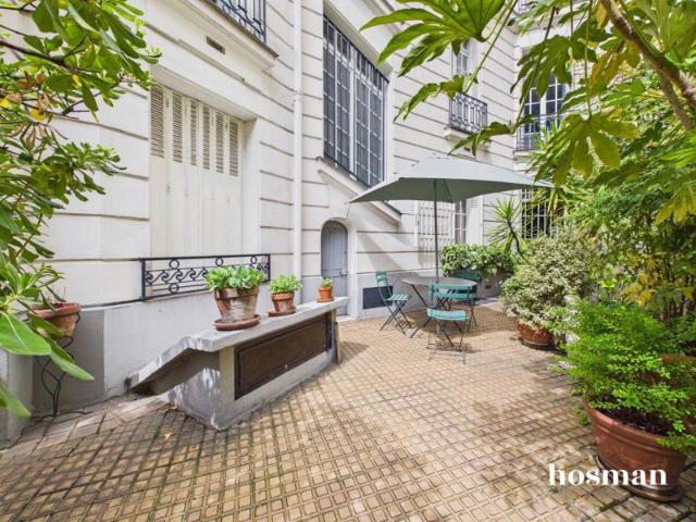 Appartement 3 pièces de 75 m², rez de chaussée traversant Avenue de Wagram, Paris