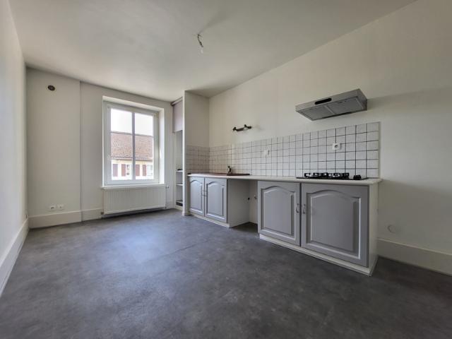 Appartement 3 pièces de 75m2, 253 rue d'Alsace 88100 Sainte