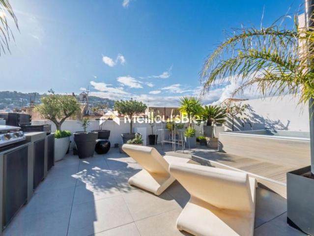 Appartement 3 pièces de 78 m² dernier étage avec ascenseur à Sète