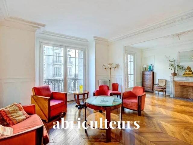 Appartement 3 pièces de 83 m2 en vente à Rue Ordener, Paris Idéal pour famille, professionnels, investisseurs