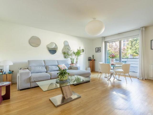 Beau 3 pièces 85 m², grand séjour, balcon, cave + parking