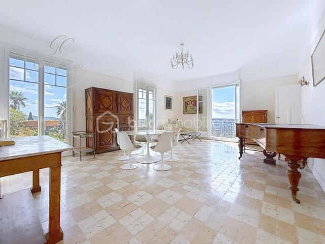 APPARTEMENT 3 PIECES DE 103 M² AVEC UNE VUE SPECTACULAIRE MER SITUE A GRASSE