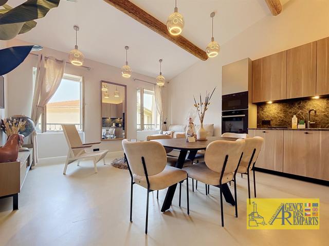 Appartement 3 pièces de charme dans le Vieil Antibes 54m² Antibes