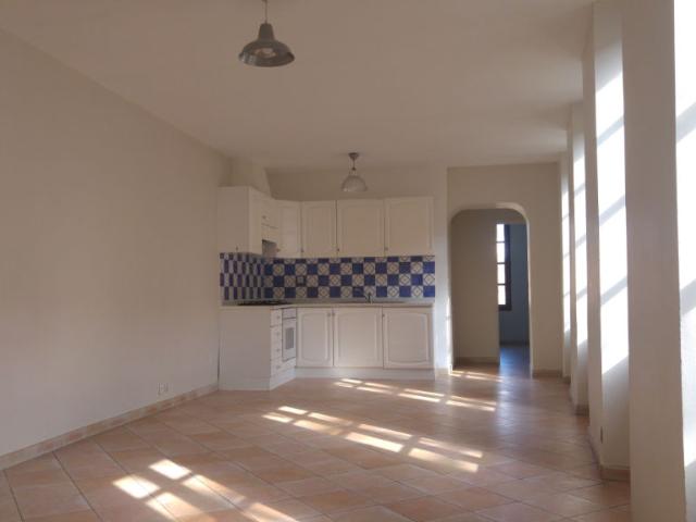 Appartement 3 pièces d'environ 65 m² à louer à CARPENTRAS 84200