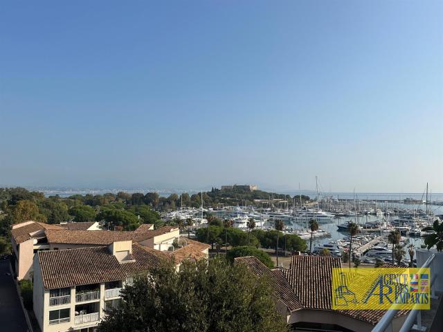 Appartement 3 pièces dernier étage, terrasse et vue mer & dé. 79m² Antibes