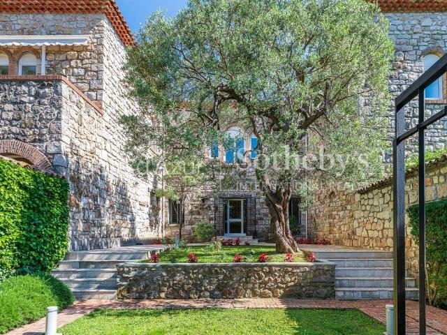 Appartement 3 pièces en duplex avec vue mer, dernier étage. 100m² Roquebrune Cap Martin