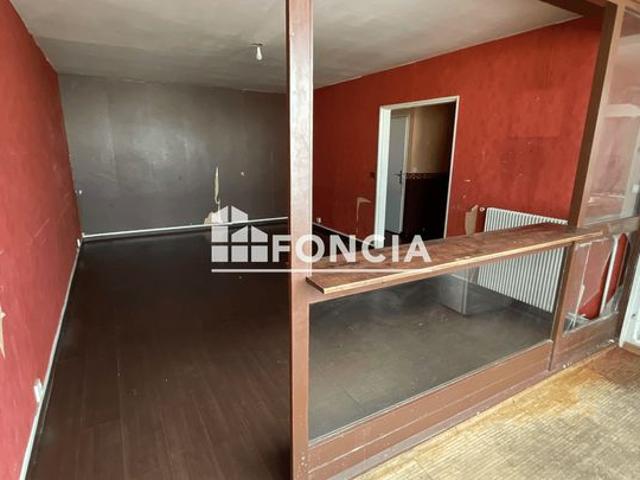 Appartement 3 pièces entièrement à refaire