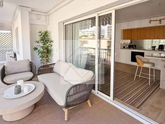 Appartement 3 pièces entièrement rénové Cannes Palm Beach