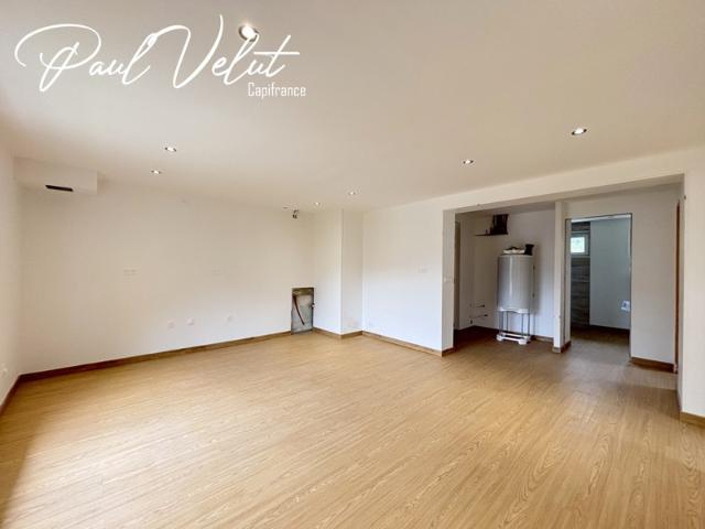 Appartement 3 pièces entièrement rénové – Balcon plein sud – Vue dégagée – Bourg d’Oisans