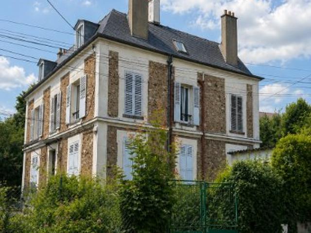 APPARTEMENT 3 PIECES et GARAGE