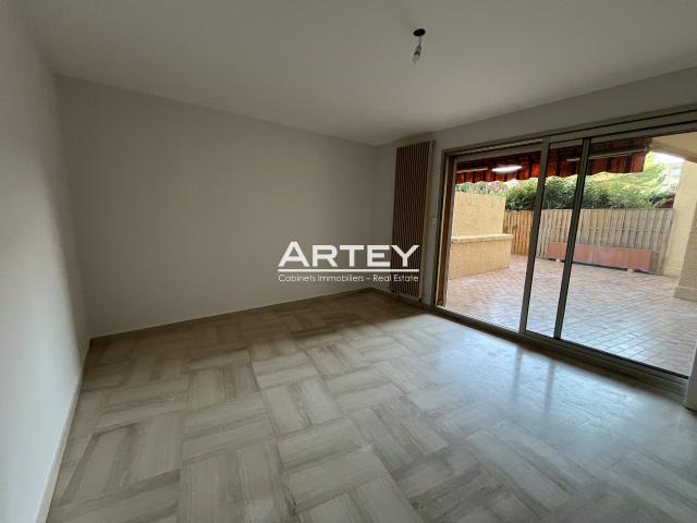 APPARTEMENT 3 PIECES HYERES