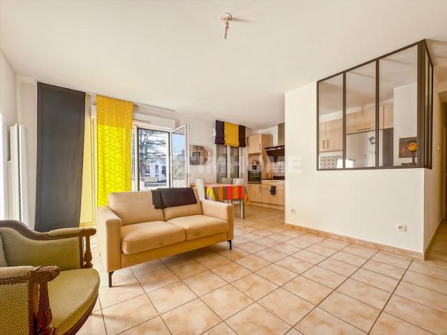 Appartement 3 pièces LUMINOSITÉ CALME DOUBLE STATIONNEMENT SÉCURISÉ