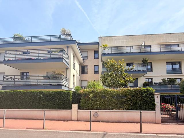 Appartement 3 pièces MEUBLE CHATOU proche RER A