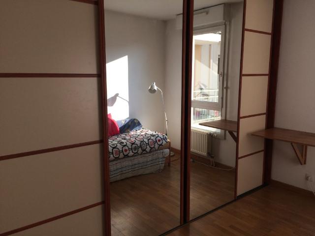 Appartement 3 pièces meublé + balcon et parking s/sol
