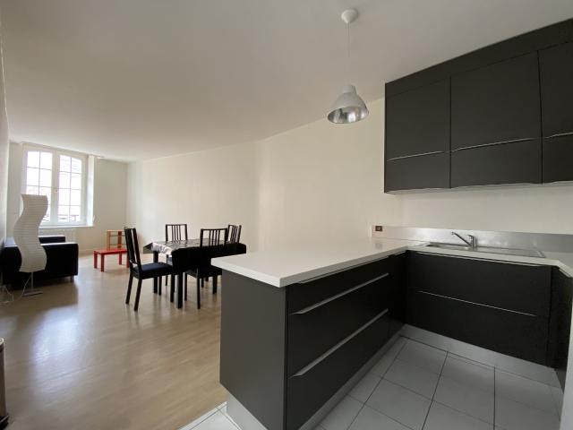 APPARTEMENT 3 PIECES MEUBLÉ REIMS CATHEDRALE + PARKING