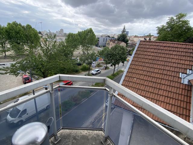 Appartement 3 pièces non meublé avec parking et balcon Vil