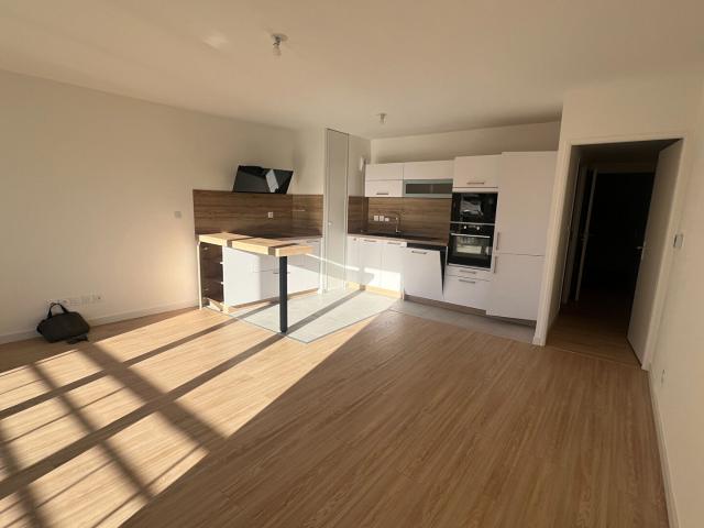 Appartement 3 pièces Orléans 67.00m² 1057€ à louer