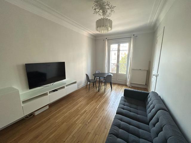 Appartement 3 pièces Paris 11 69.71m² 2400€ à louer