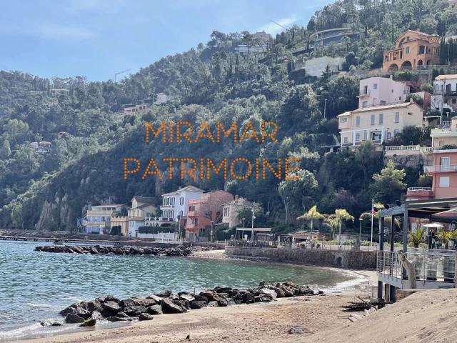 Appartement 3 pièces pied dans l'eau 52m² Théoule sur Mer